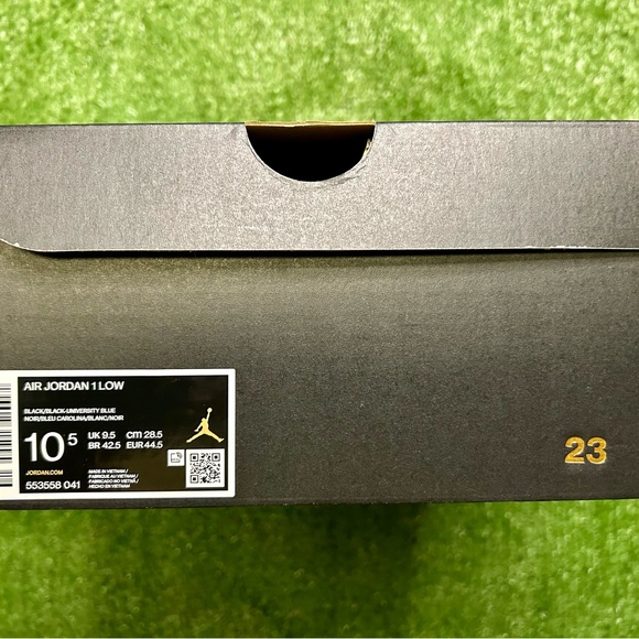 NEW Jordan 1 Low “UNC” Men’s 10.5 - Picture 8 of 8